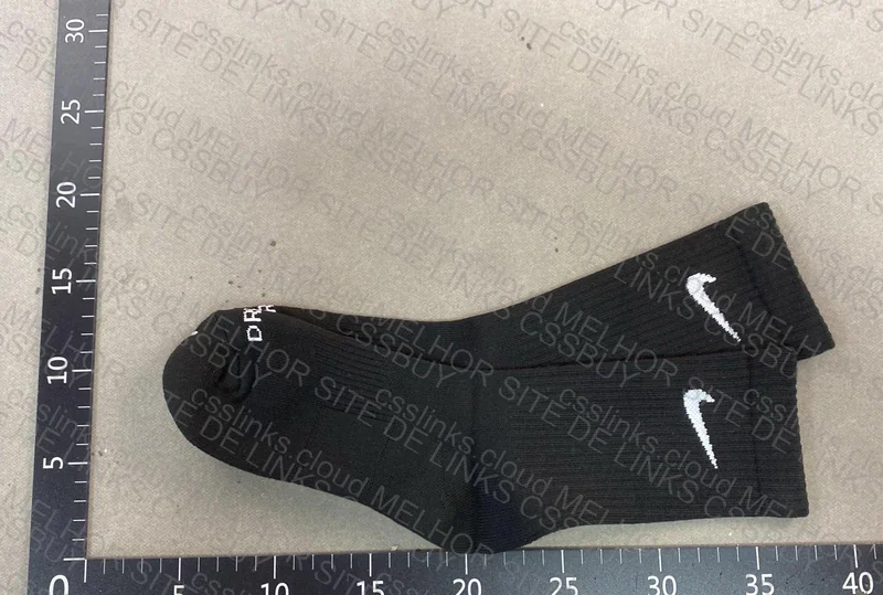 Nike - Deceived by China Socks 2