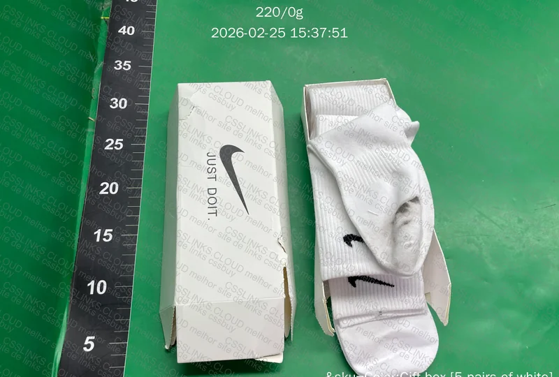 Meia Nike (veio manchada)