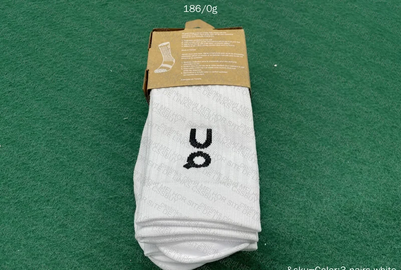 ON 3 Pairs Socks 2