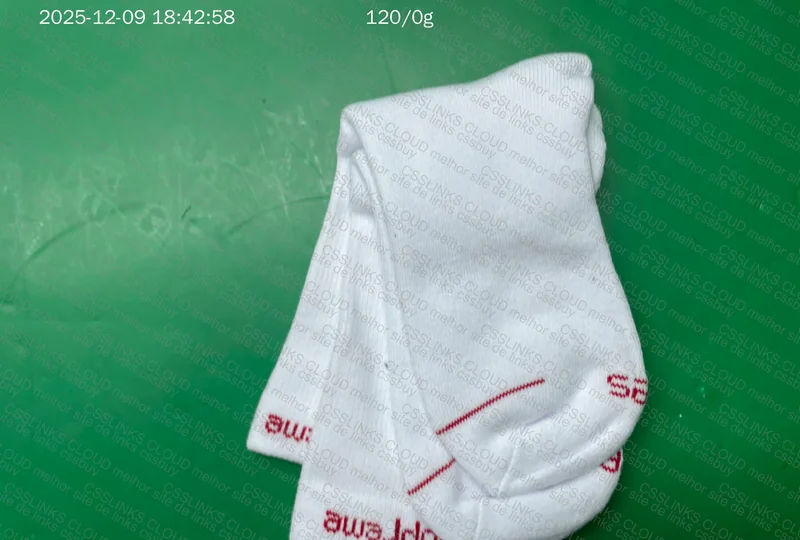 Supreme Socks