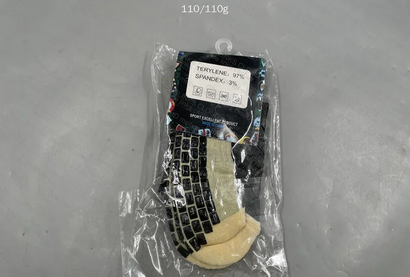 Non-Slip Socks 1 DOL 2