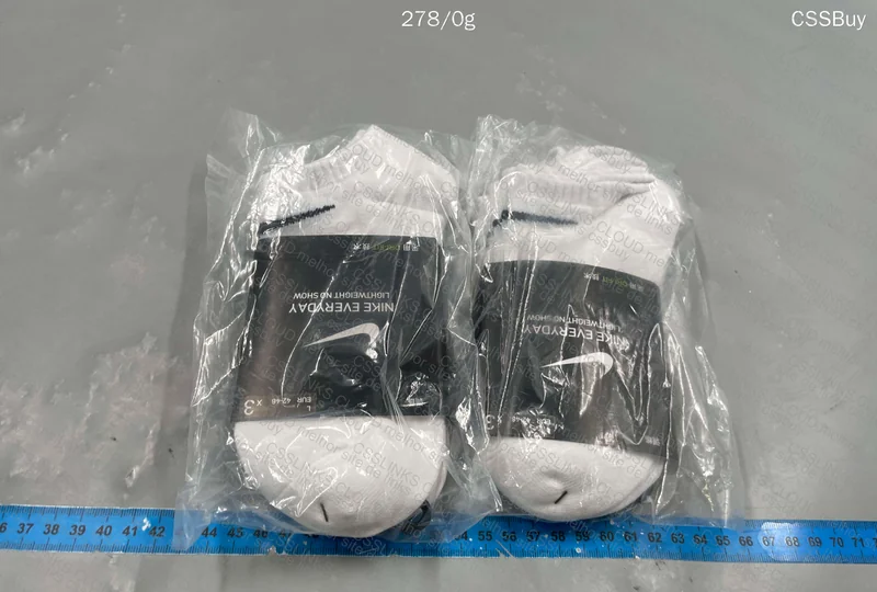 Nike Low Socks (White) 4