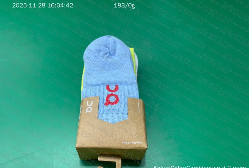 On Running Socks 3