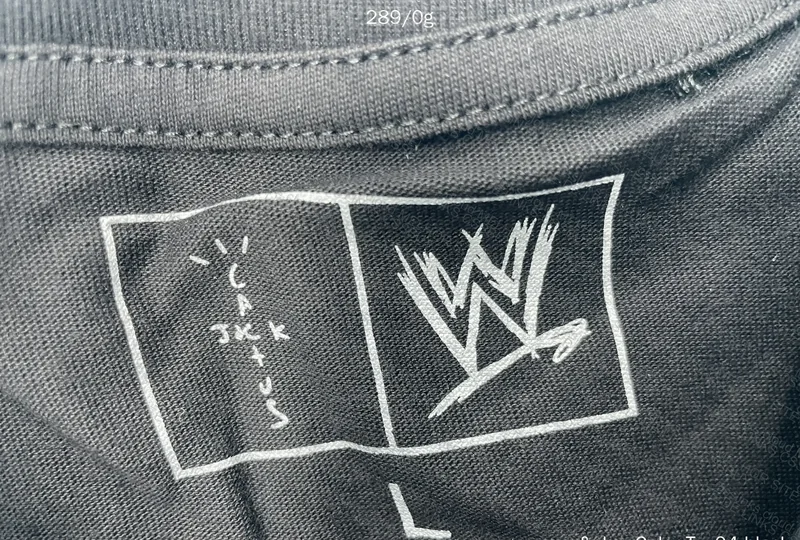 Merch Travis Scott x WWE 2