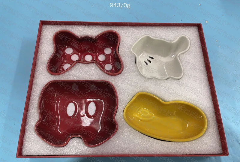 Mini Dish Set of 4 - Mickey & Minnie Le Creuset 2