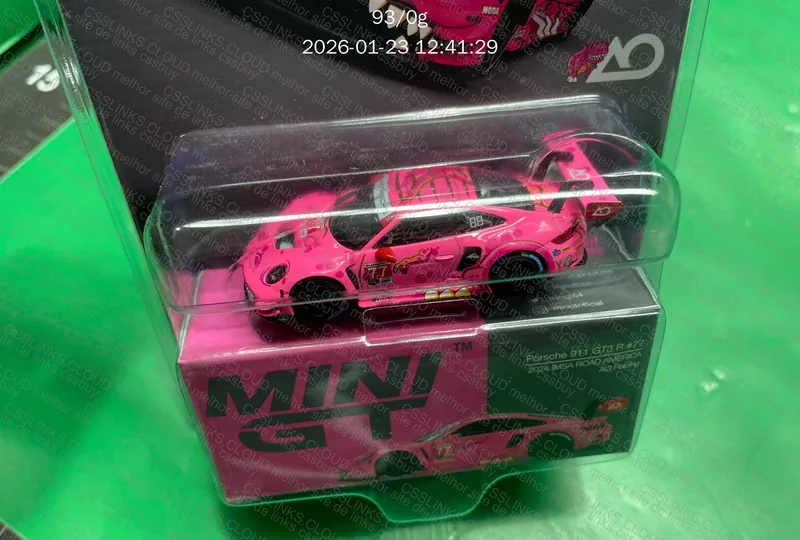 Mini GT Porsche 911 Roxy 3