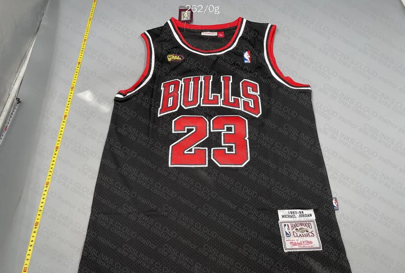 Mitchell and Ness - Jordan 97-98 Finals (with Measurements) 2