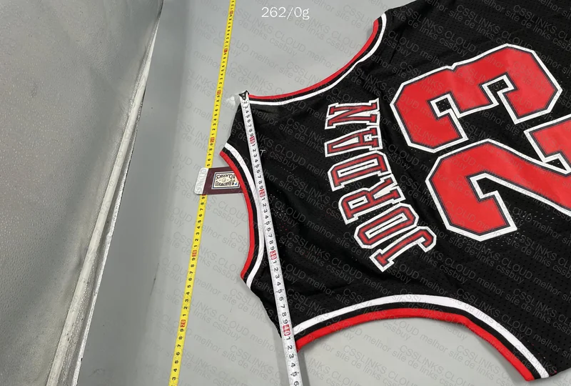 Mitchell and Ness - Jordan 97-98 Finals (with Measurements) 9