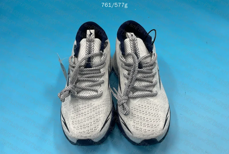 Mizuno Astro Plus 2