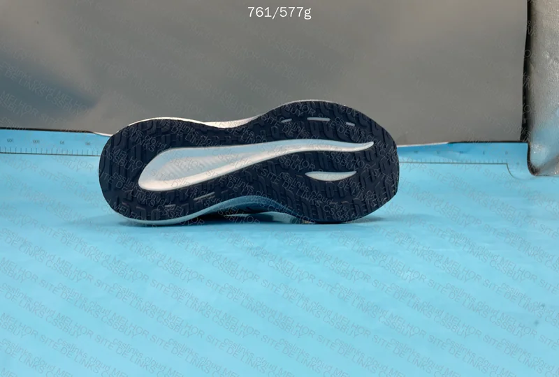 Mizuno Astro Plus 4