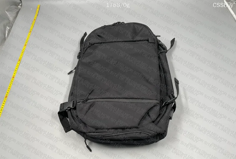 Ozuko Travel Backpack
