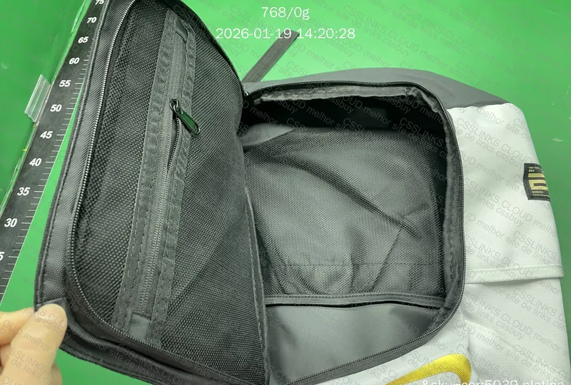 Mochila Nike Elite Branca e Dourado