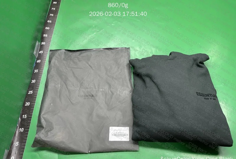 Moletom ESSENTIALS