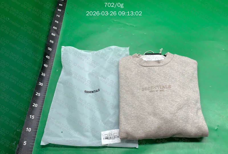 MOLETOM ESSENTIALS 3