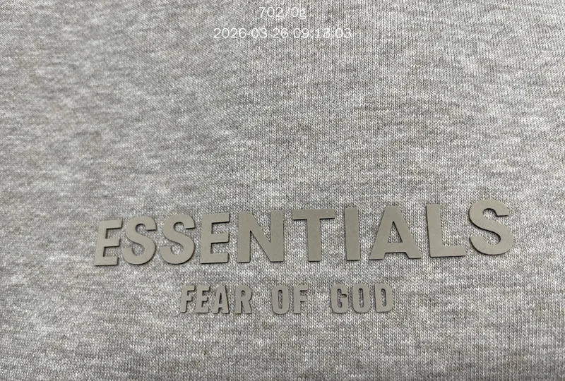 MOLETOM ESSENTIALS 6