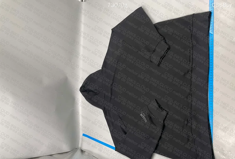 Essentials Hoodie (HELP, no idea about quality) 4