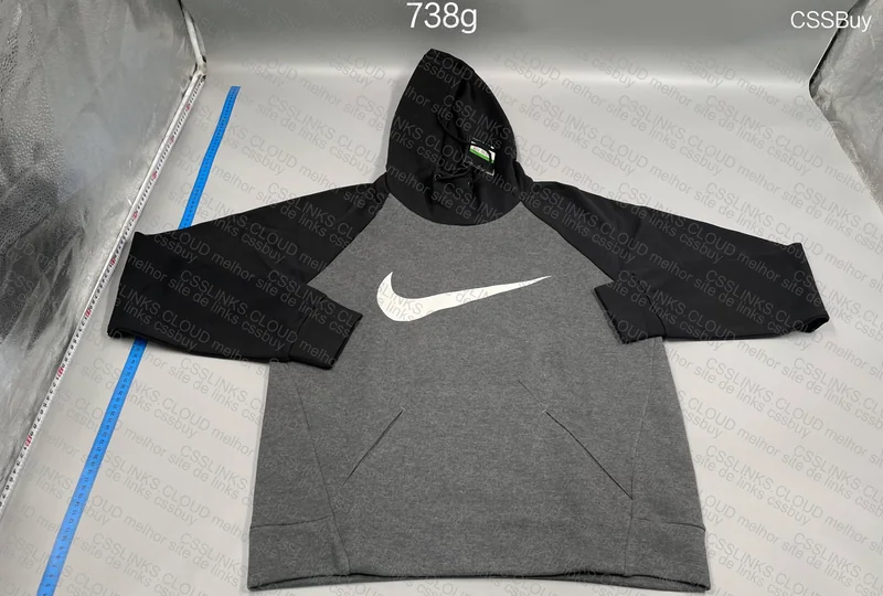 Nike Therma Hoodie 10
