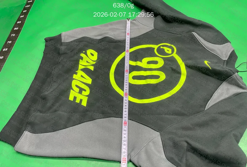 Moletom Palace x Nike Total 90 2