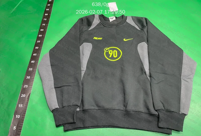 Moletom Palace x Nike Total 90 8