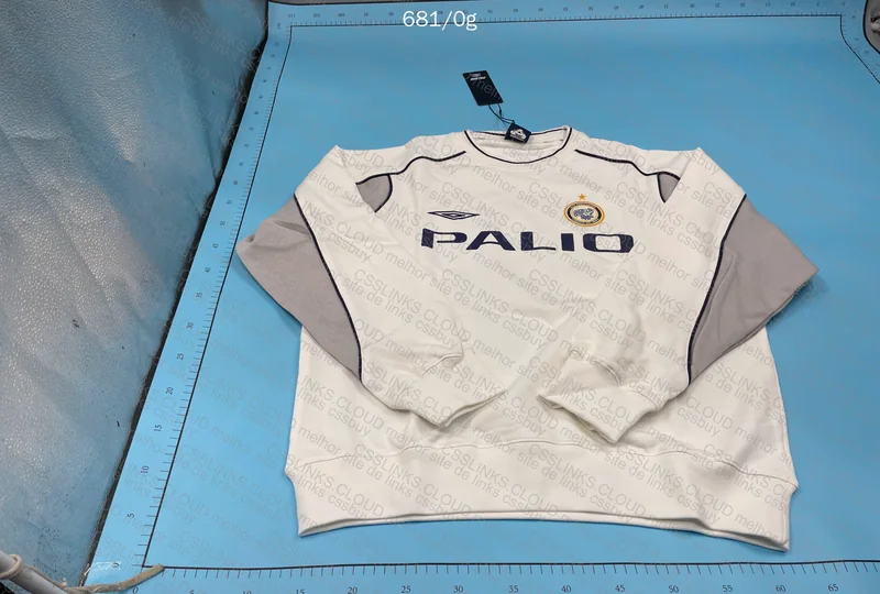 Palace x Umbro Hoodie 9