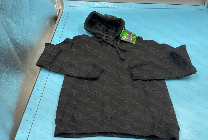 Syna World Hoodie 4