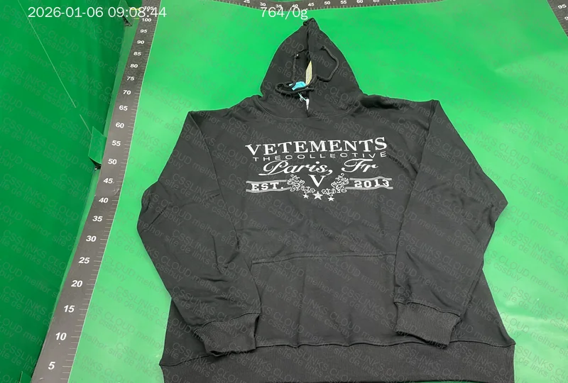 Vetements Paris Logo Hoodie 3