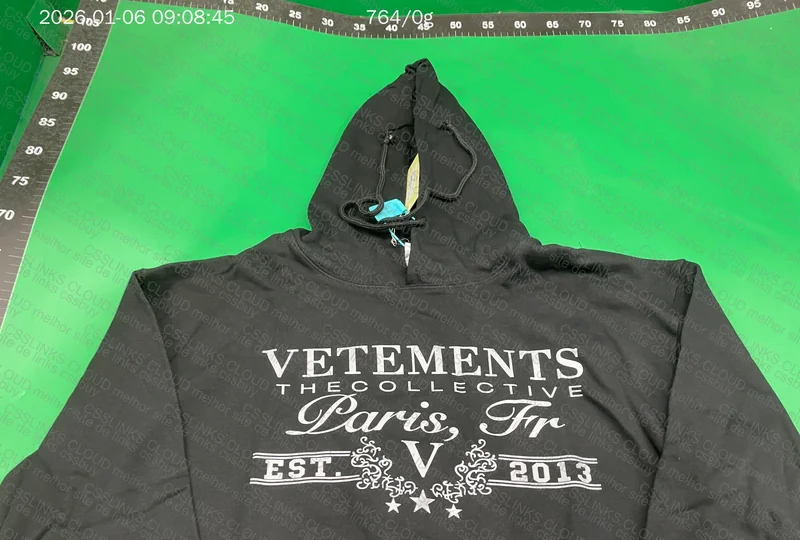 Vetements Paris Logo Hoodie 5
