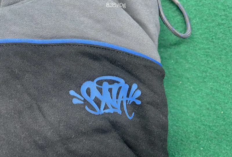 World Syna Hoodie