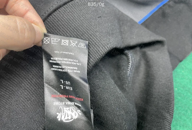 World Syna Hoodie 3