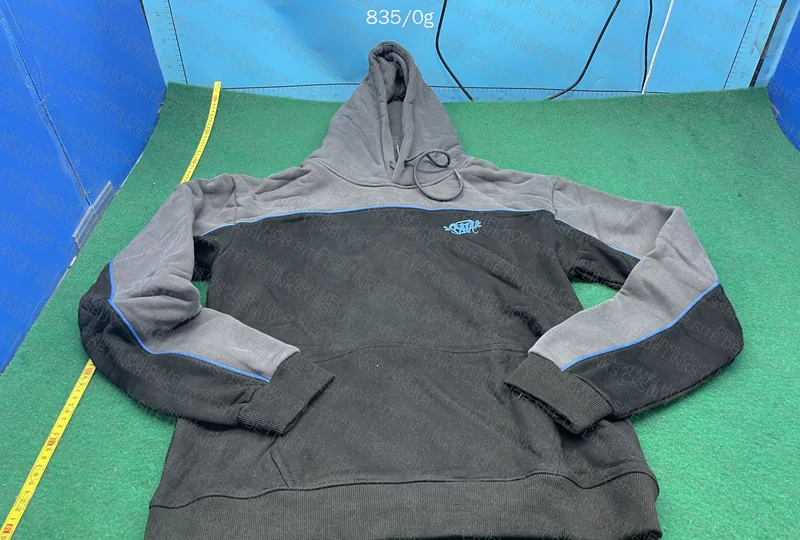 World Syna Hoodie 4