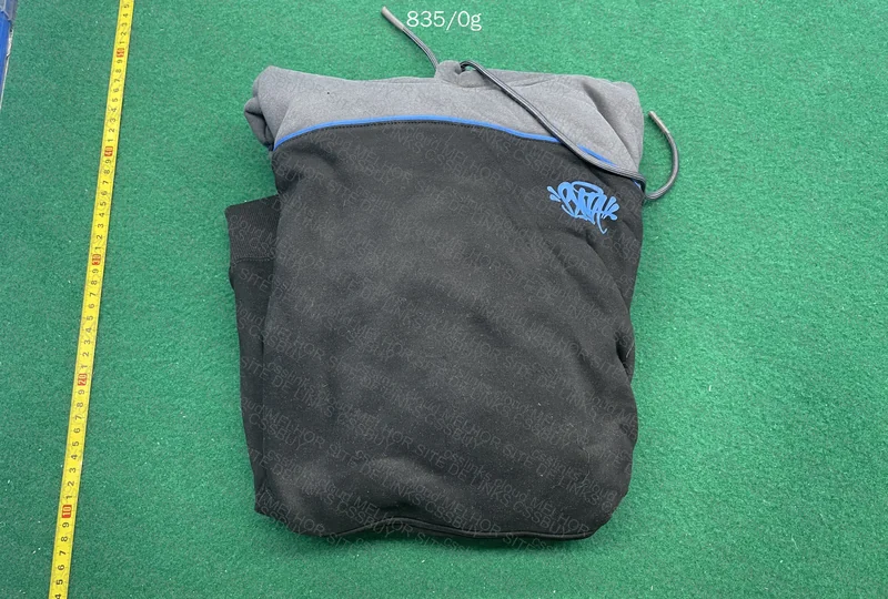World Syna Hoodie 5