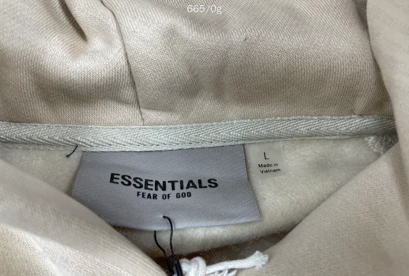 Moleton ESSENTIALS 78¥ 3