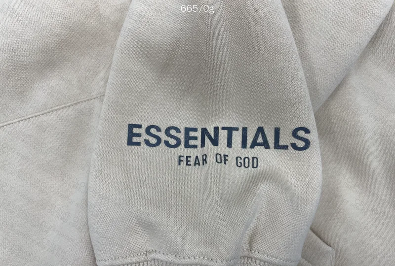 Moleton ESSENTIALS 78¥ 5