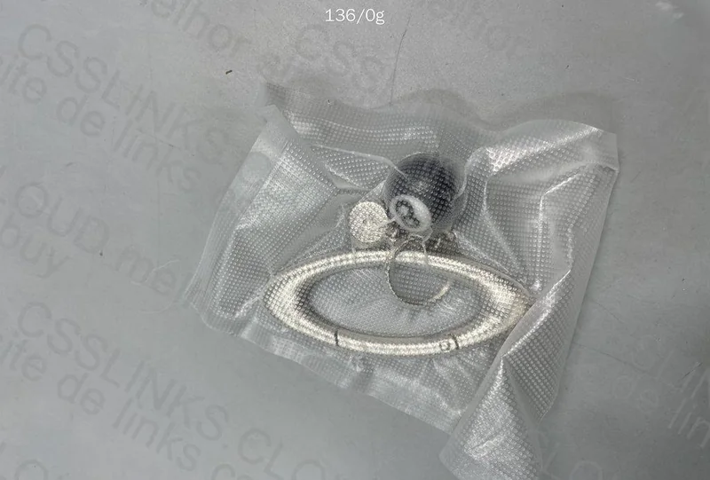 Oakley Carabiner 3