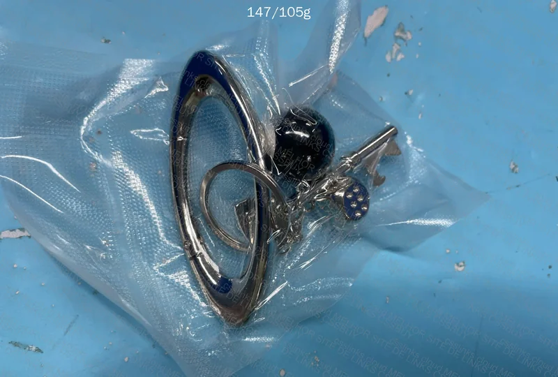 Oakley Carabiner 3