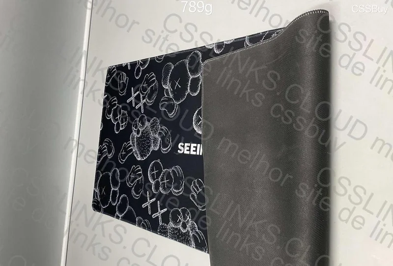 Mousepad Kaws 2