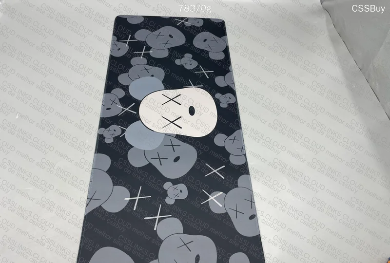 Mousepad Kaws