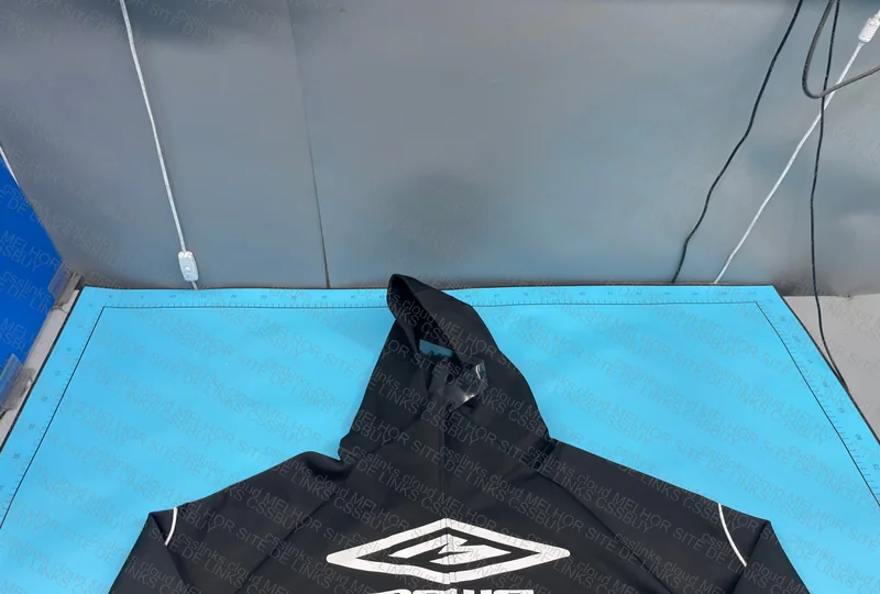 MOWALOLA TECH ZIP UP 2