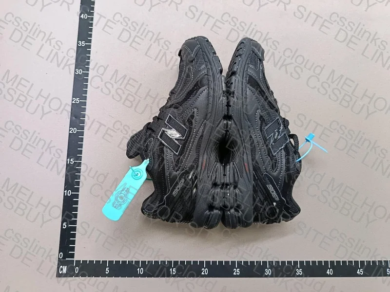 NB 1906 Triple Black 4