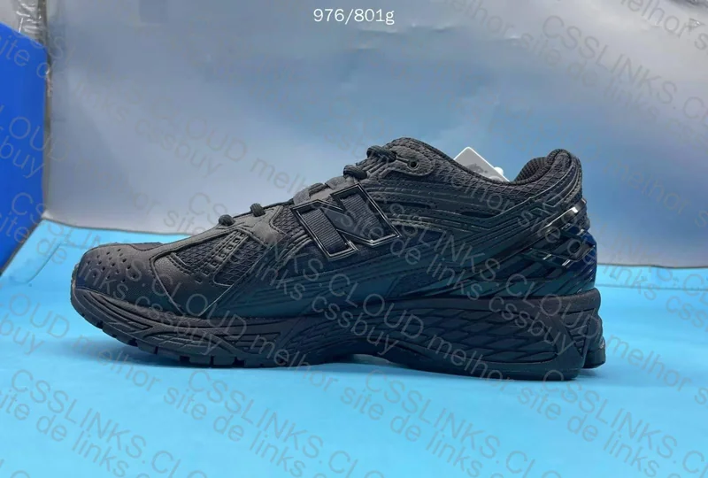 NB 1906R Triple Black 8