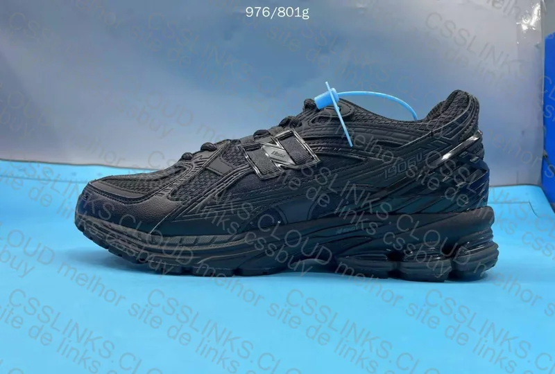 NB 1906R Triple Black 9