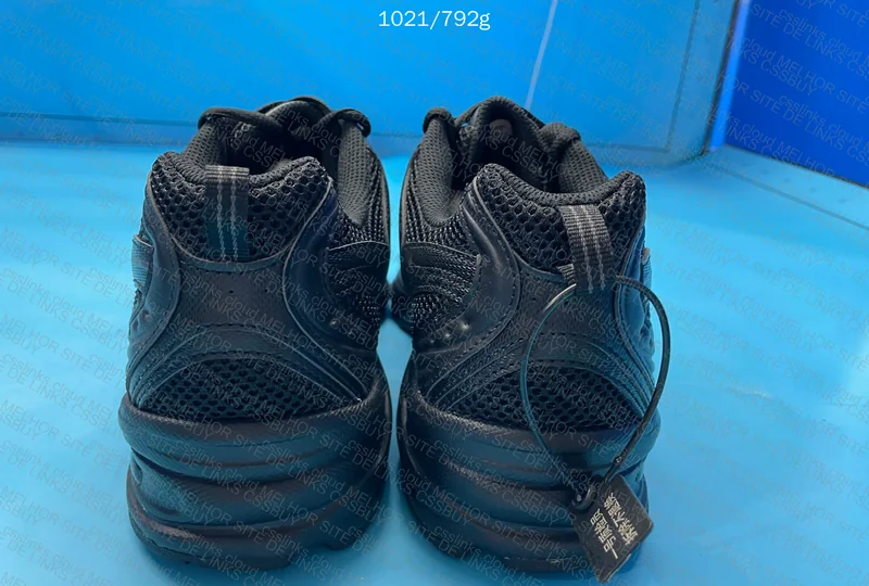 NB 530 Black 3
