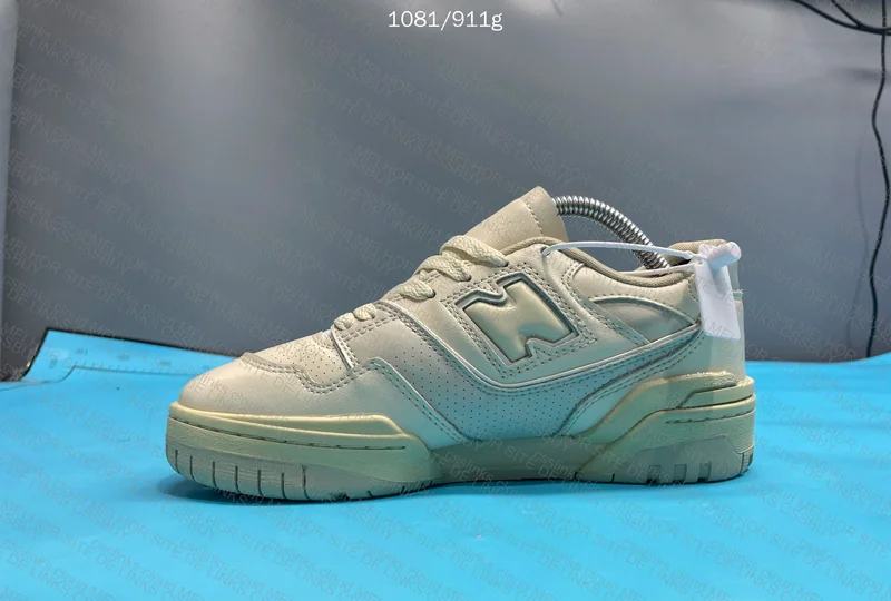 NB 550 x AURALEE 6