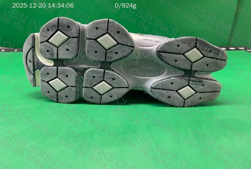 NB 9060 Artic Grey 3