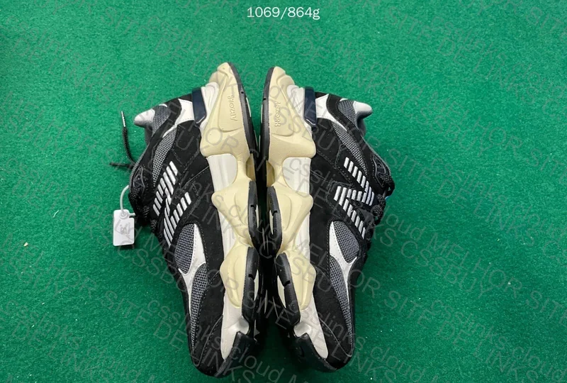 NB 9060 Black & White