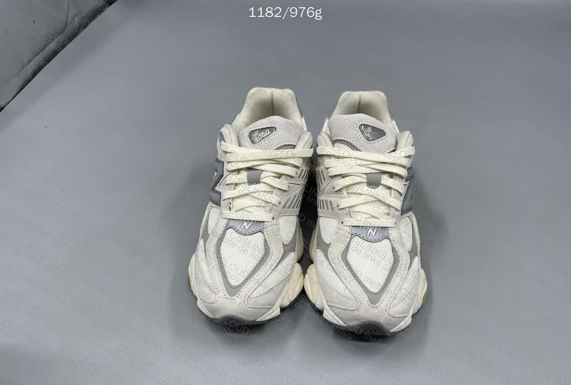 NB 9060 OFF WHITE, TA GL ?