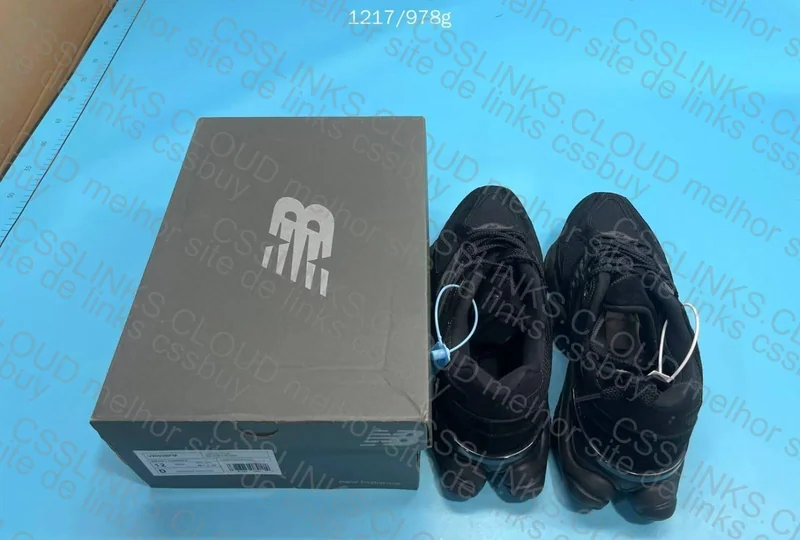 NB 9060 Triple Black 5
