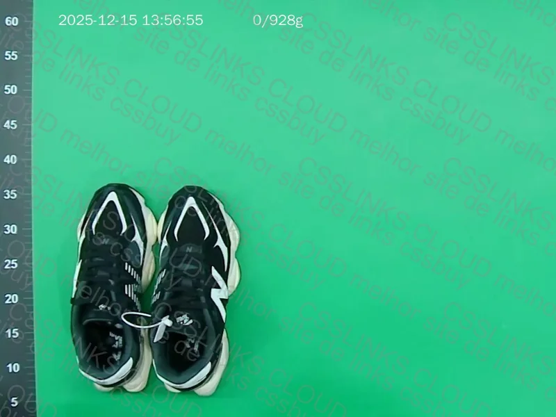 NB9060 Black White 2