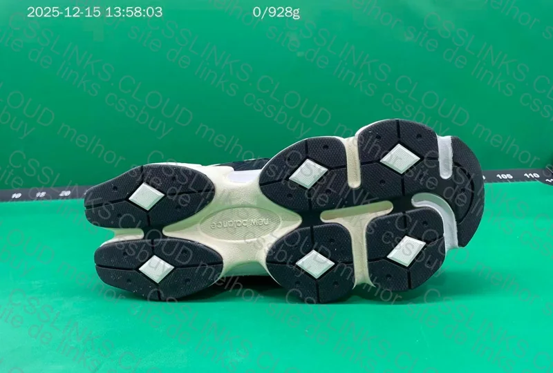 NB9060 Black White 4