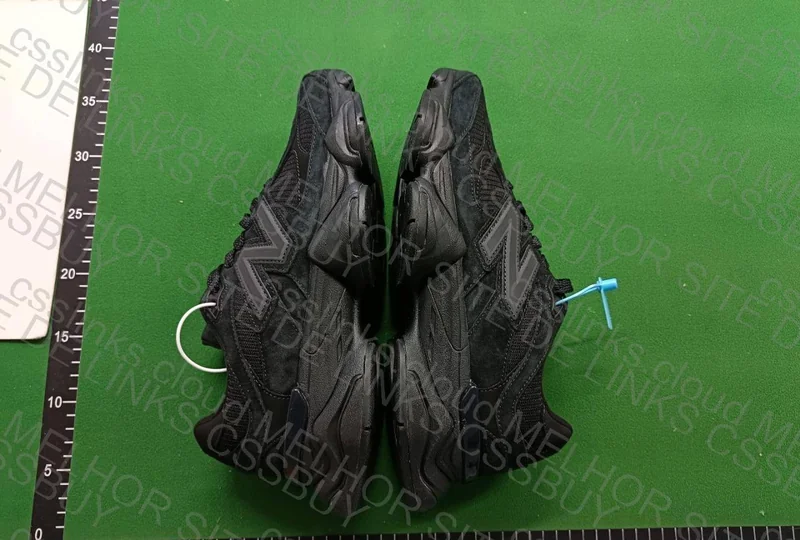 NB9060 TRIPLE BLACK 3